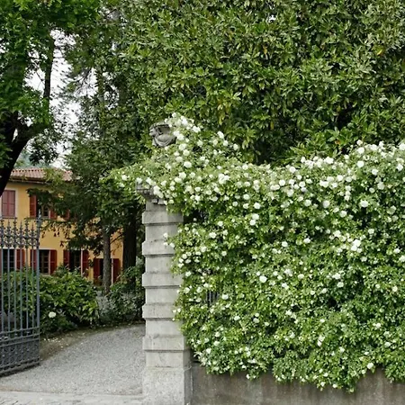 Nel Parco Di Erba Apartment